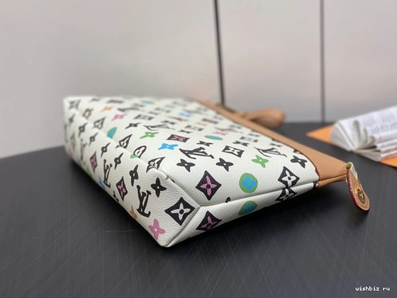 WIS SOUPLE-32*21*8CM VOYAGE LOUIS POCHETTE VUITTON 0319